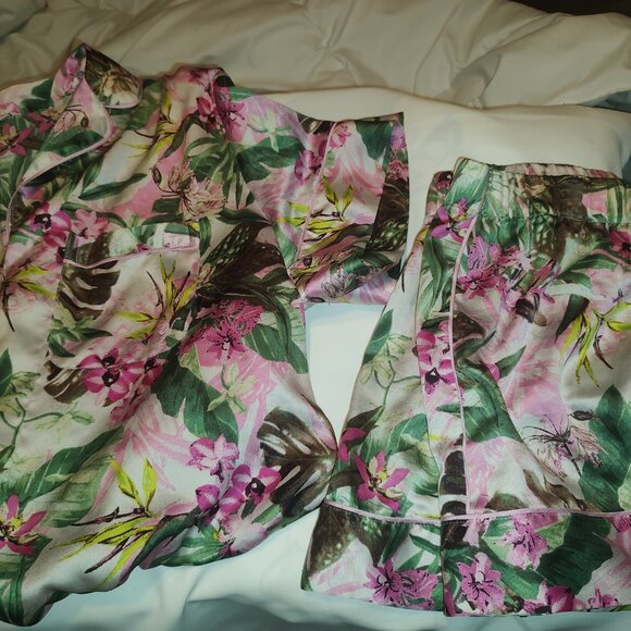 VS "satin" PJ set - Picture 4 of 4